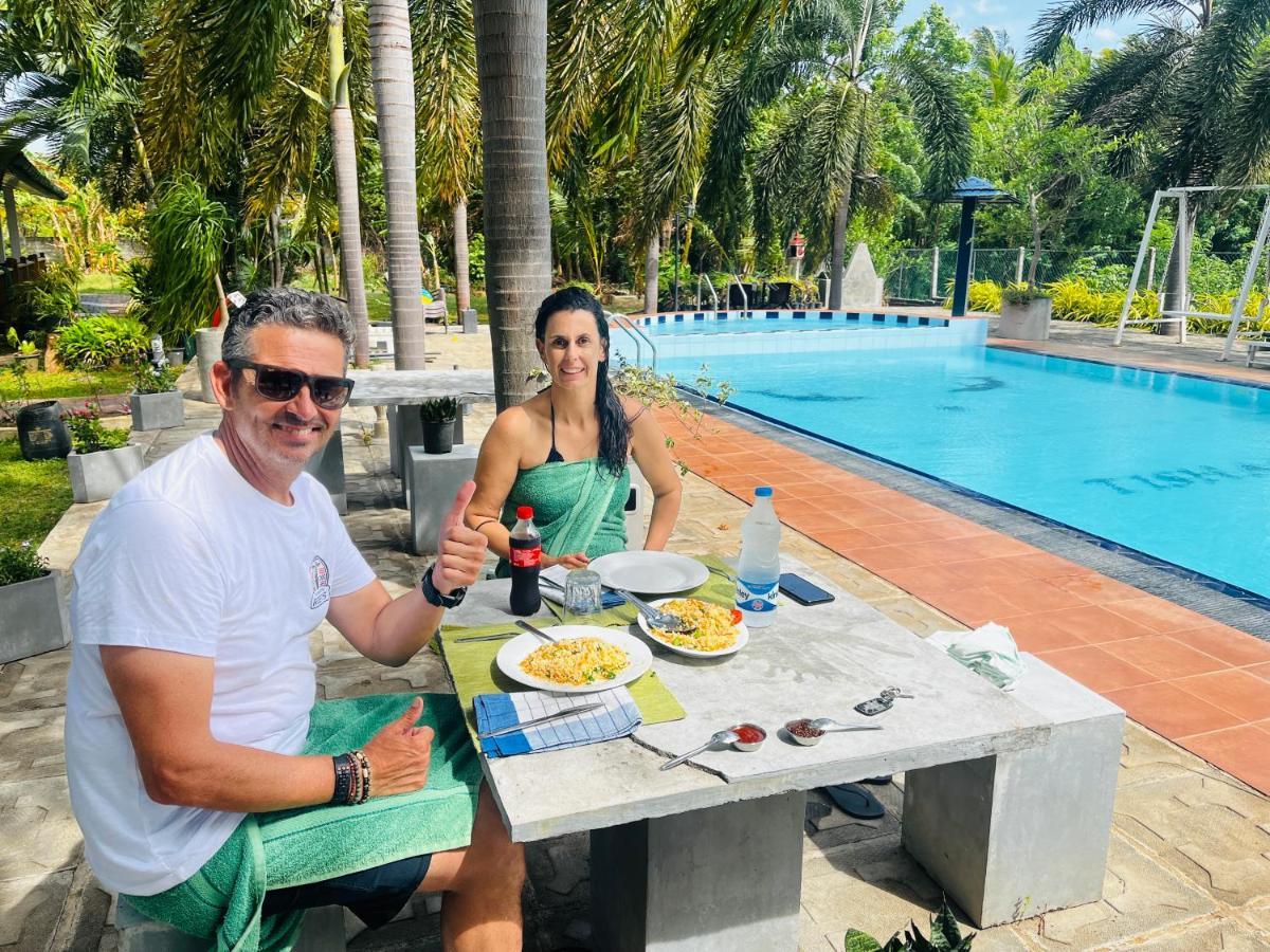 פולונרואה Tishan Holiday Resort מראה חיצוני תמונה