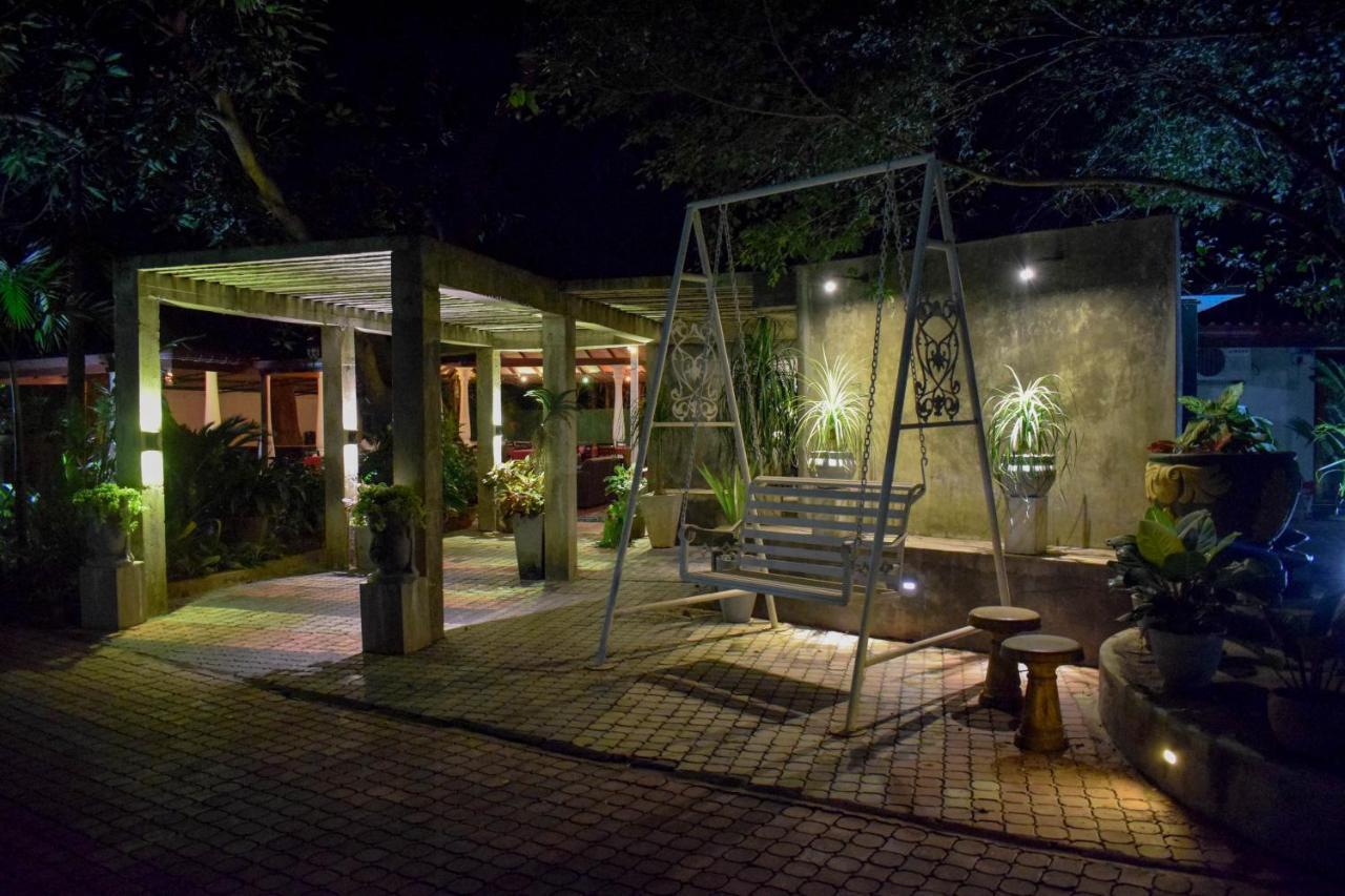 פולונרואה Tishan Holiday Resort מראה חיצוני תמונה